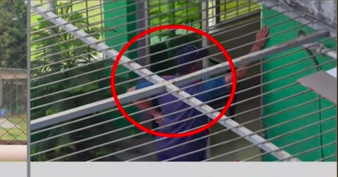 কিউরেটর গামিনির রুমে কেন দ্রাবিড়?